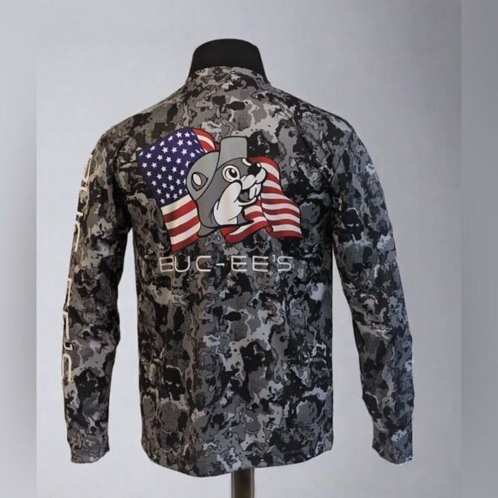 NWT Buc-ee’s Youth Camo Performance Long Sleeve Shirt Graphic Flag - Size YXS/6